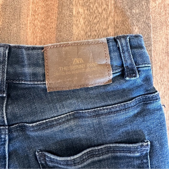 EUC Zara Skinny Jeans - Picture 4 of 4